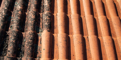 difference between clean roof tiles and dirty after cleaning high pressure jet