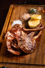 steak with lemon and salt