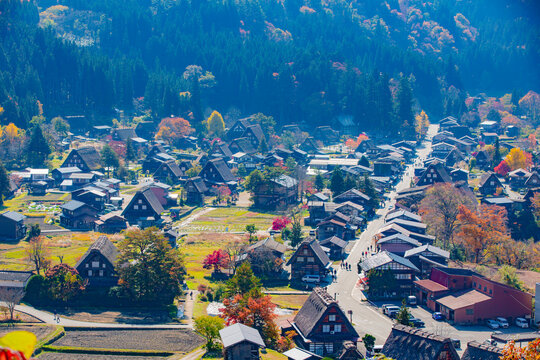 阜県白川村　秋の白川郷の風景