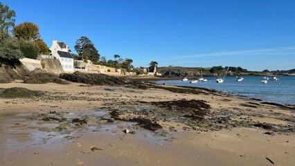 Vue sur la plage du havre à Rothéneuf, sur la côte d'Emeraude, entre Cancale et Saint Malo,...