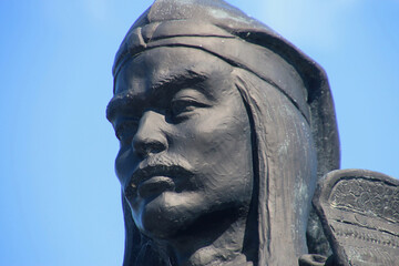 吉川経家像・鳥取城跡（鳥取県・鳥取市）