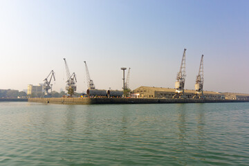 Obraz premium The Sassoon Docks is one of the oldest docks in Mumbai, and one of the few docks in the city open to the public.
