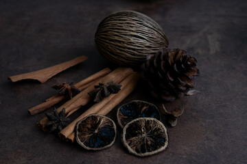 The Smell of Christmas, Cinnamon Stick, Slice of lemon