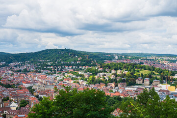 Fototapeta na wymiar Blick auf die Karlshöhe und Monte Scherbelino im Stuttgarter Süden, Baden-Württemberg