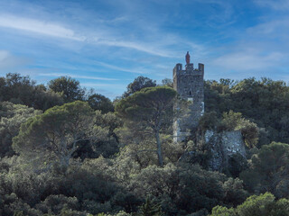 Patrimoine des ruines de la tour de la Madone à Biot sur la Côte d'Azur