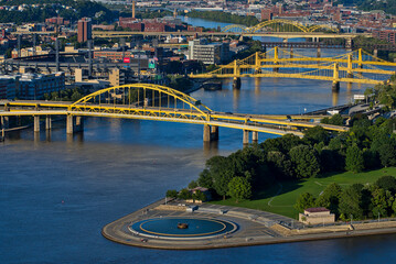 Pittsburg Pennsylvania bridges over the Allegheny river - obrazy, fototapety, plakaty