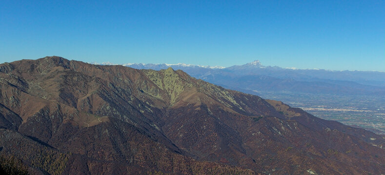 Monte Bisalta, visto dal monte Pigna, regione Piemonte, Italia