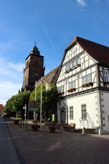 Obraz premium Denkmal-geschütztes Fachwerkhaus in der historischen Altstadt
