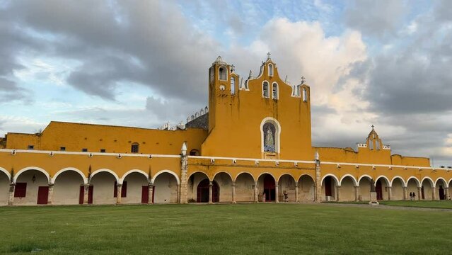 izamal, convento en merida, yucatan 