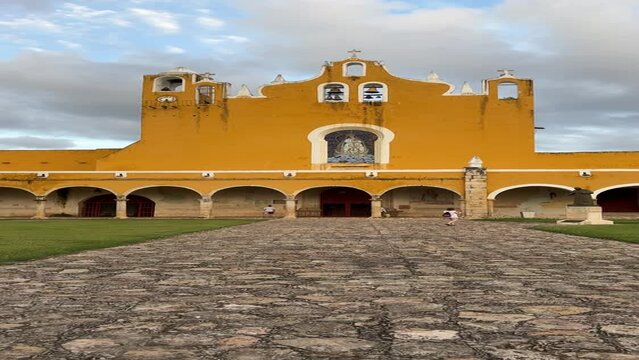 izamal, convento en merida, yucatan 
