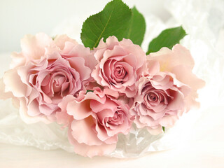 ピンクのバラのブーケ、薔薇の花束