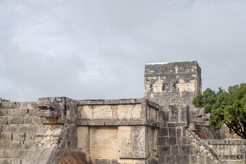 El Castillo (Templo de Kukulkán) al amancer Chichén Itzá, México maya