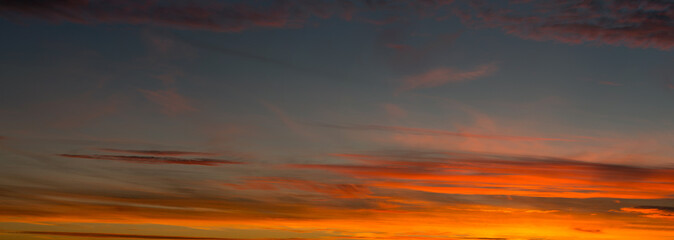 Fototapeta premium Bright and colorful dawn. beautiful early morning