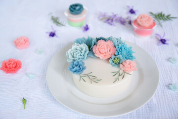Beautiful flower shaped coconut milk jelly cake.
