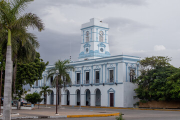 Fototapeta na wymiar palacio municipal, puerto progreso, yucatan, mexico