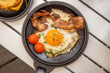 アウトドア料理　Outdoor lunch at the cottage