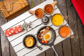 アウトドア料理　Outdoor lunch at the cottage