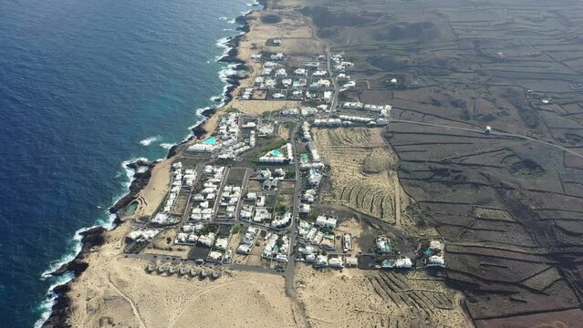 Charco del Palo auf Lanzarote aus der Luft