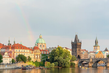 Obraz premium Charles Bridge (karluv most) And The Old Town Bridge Tower (Staroměstská mostecká věž), Prague, Czech Republic