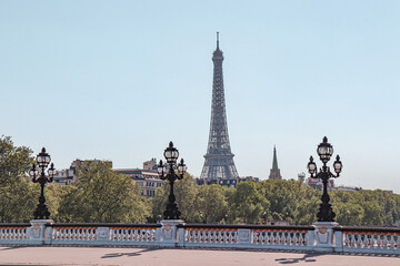 Fototapeta na wymiar The Eiffel Tower in Paris.