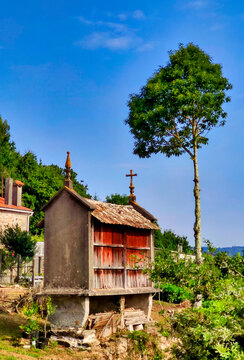 Dry-stone granary called horreo in Zas village, Zas municipality, Way to Saint James, Epilogue stage, Galicia, Spain