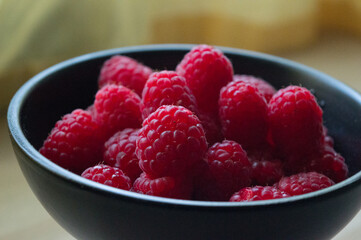 mix de frutos rojos y almendras.