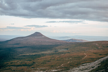 Obraz premium mountain in Sweden at summer time with cloud in the sky