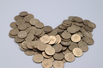 500円玉で出来たハート