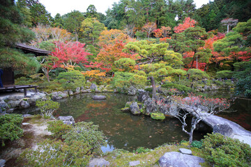 京都の銀閣寺の庭園