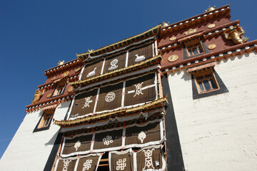 中国雲南省のチベットラマ教寺院、ソンツェン=ゴンパ（松賛林寺）