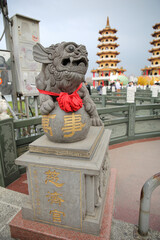 Fototapeta na wymiar 龍虎塔の獅子の像