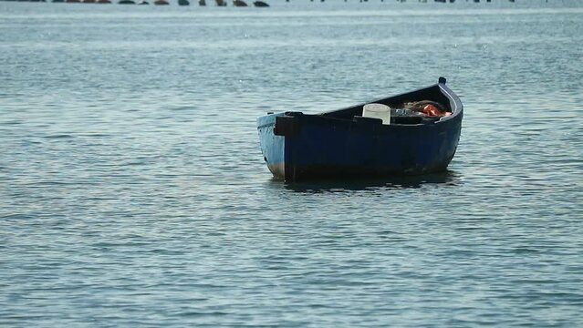 barca nella laguna