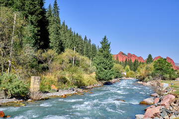 Kirgistan - Djety Öguz Schlucht