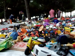 Obraz premium Toys on display at a flea market