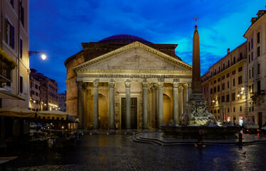 Fototapeta na wymiar view of Pantheon in Rome