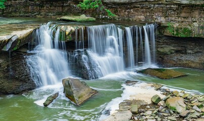 Beautiful shot of the Great Falls of Tinkers Creek © Abhishek Kumar/Wirestock Creators