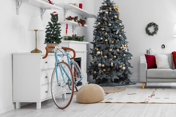 Obraz premium Interior of living room with Christmas trees and bicycle