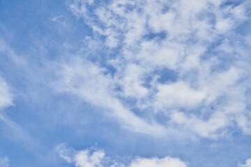 Obraz premium Beatiful blue sky with clouds on a sunny day