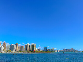 Fototapeta premium [Hawaii] Beautiful blue sky and beach with Diamond Head