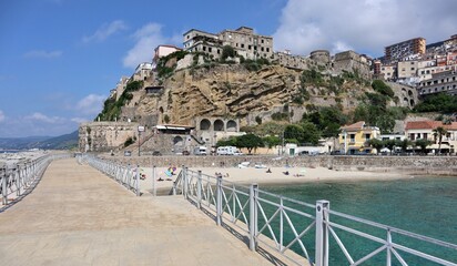 Pizzo Calabro - Panorama dal molo della Marina