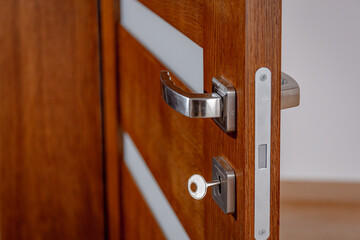 Obraz premium Beautiful wooden door in hotel