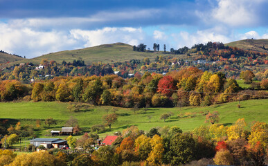 Fototapeta na wymiar Slovakia coutryside near town Banska Stiavnica, autumn landscape
