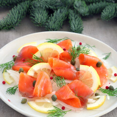 Smoked salmon salad with sliced onion ,lemon,dill and capers. スモークサーモンサラダ　マリネ　カルパッチョ