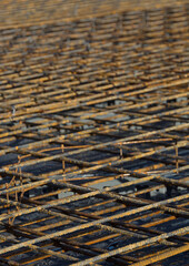 Stahlbewehrung / Bewehrungsmatten einer Bodenplatte, Hochformat