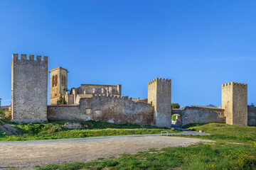 Fototapeta na wymiar Fortress in Artajona, Spain