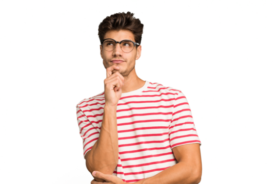 Young caucasian handsome man isolated looking sideways with doubtful and skeptical expression.