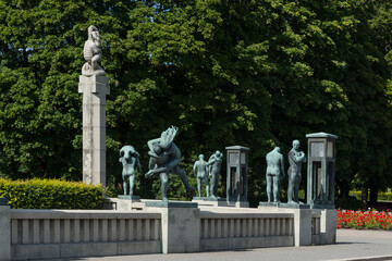 Fototapeta na wymiar Skulpturen Park- Frogner Park Gustav Vigeland in Oslo, Norwegen 