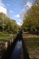 Fototapeta na wymiar the canal locks close to the stewponey wharf on the stourbridge canal