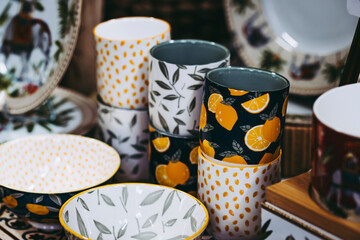 Mug en porcelaine à motif coloré au design rétro - Vaisselle vintage