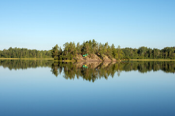 Fototapeta na wymiar island on the lake
